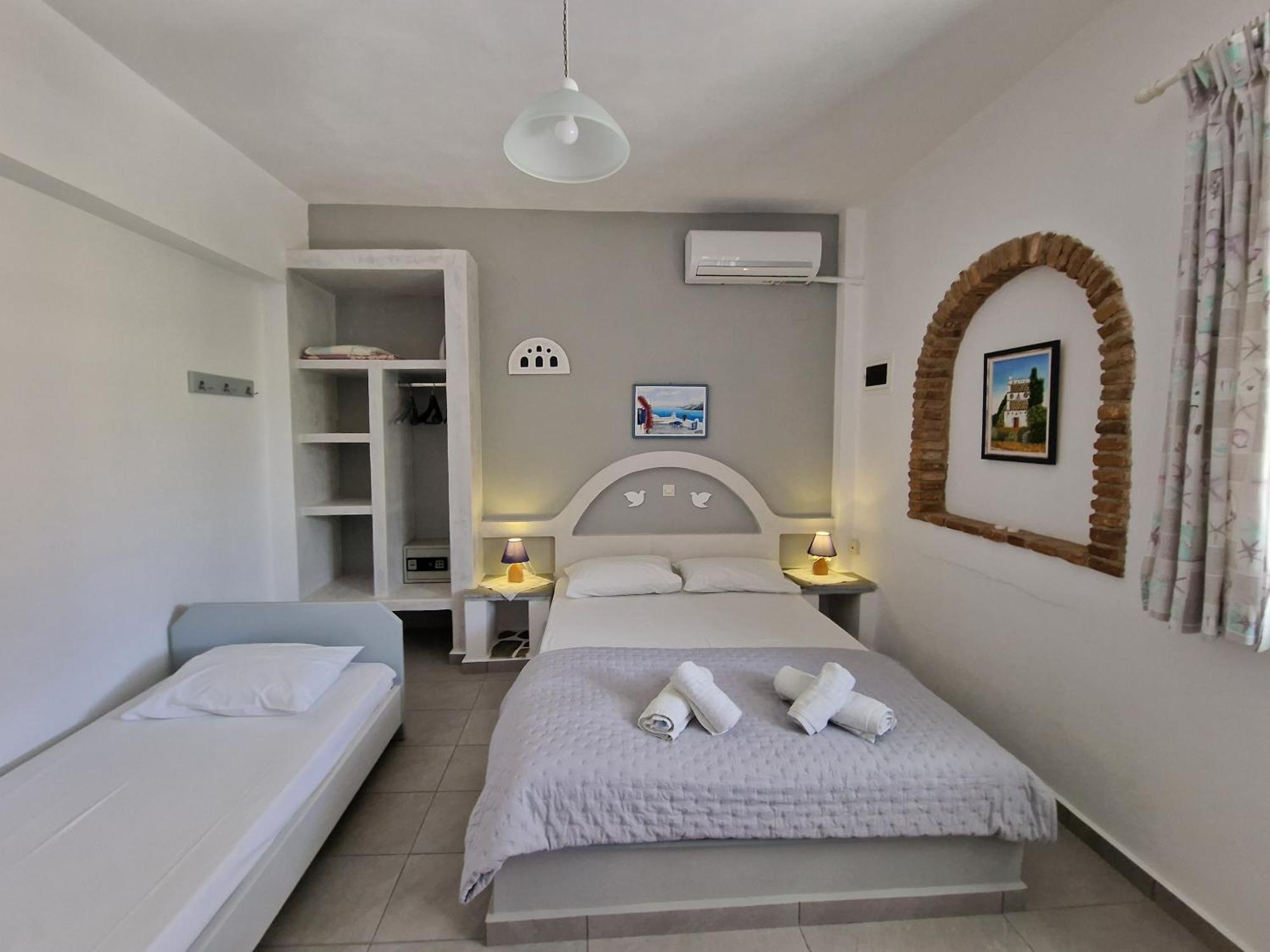 Porto Apergis Aparthotel Agios Ioannis  Exterior photo
