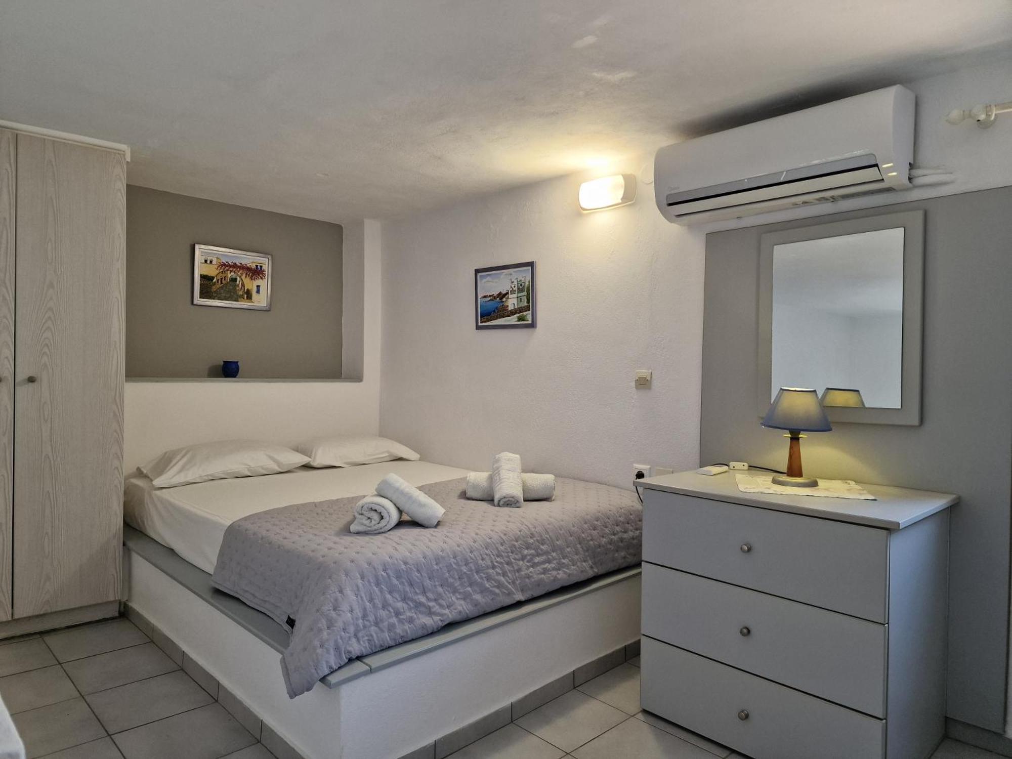 Porto Apergis Aparthotel Agios Ioannis  Exterior photo